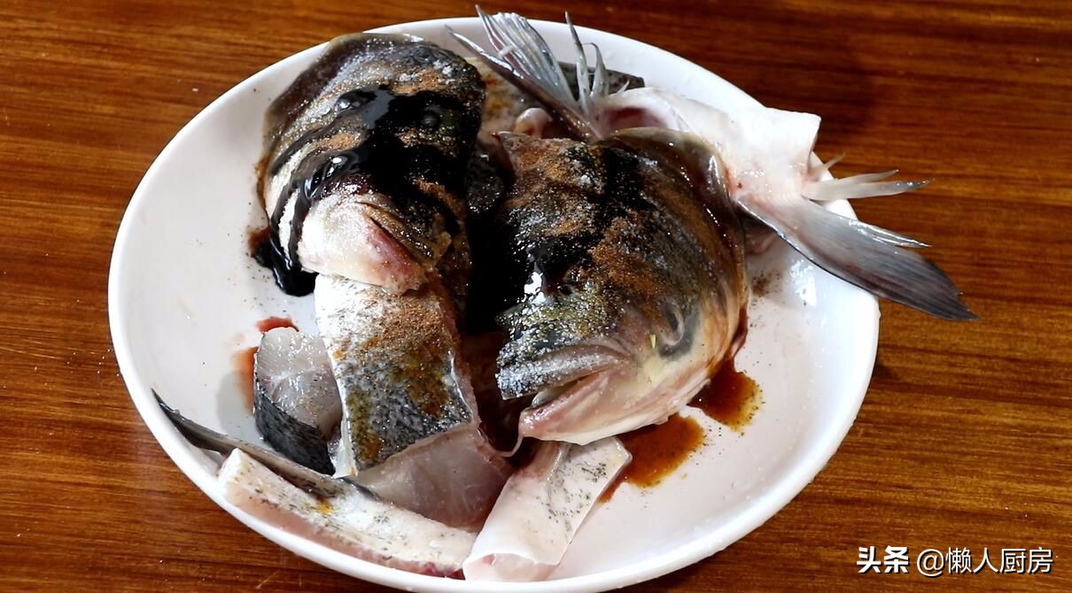 不煎鱼头汤怎么炖才能好喝,不加肉的鱼头做法