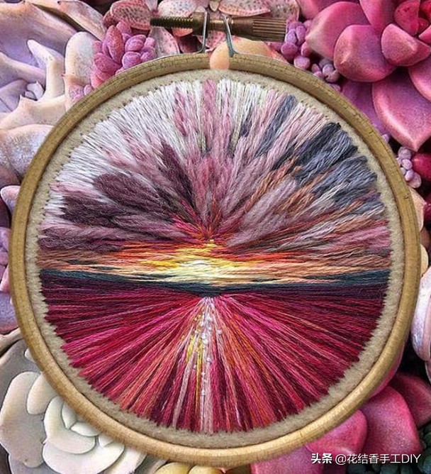 刺绣画自己绣教程,沙发背景的刺绣风景画