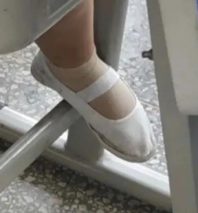 不小心把鞋子弄丢了怎么办,上学鞋丢了咋办