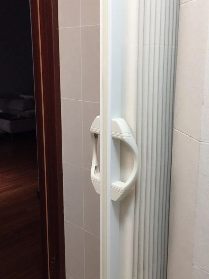 卫生间太小马桶放到哪里合适,卫生间折叠门两面推