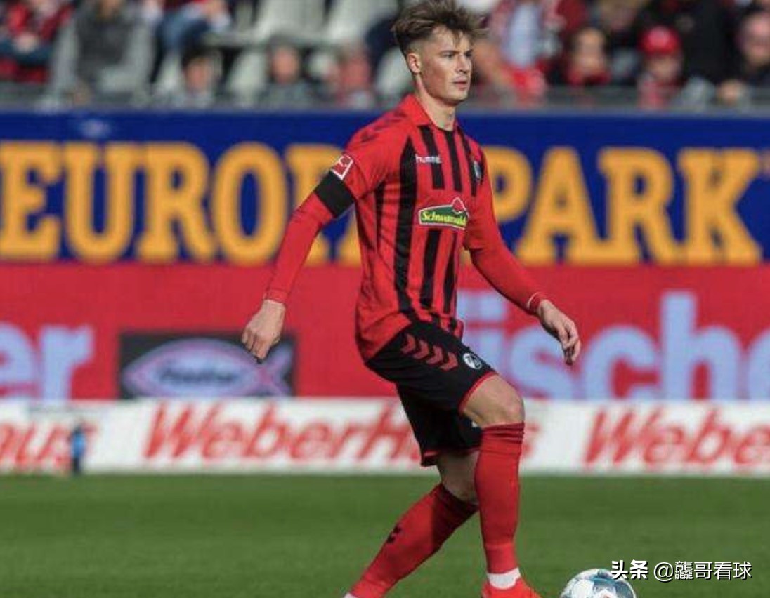 弗莱堡中卫国脚科赫的未来：那不勒斯有意引进，热刺后防急需