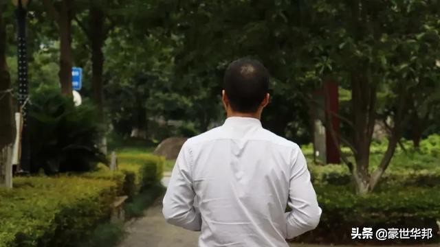 房地产转行做餐饮,房产人转行创业成功了吗