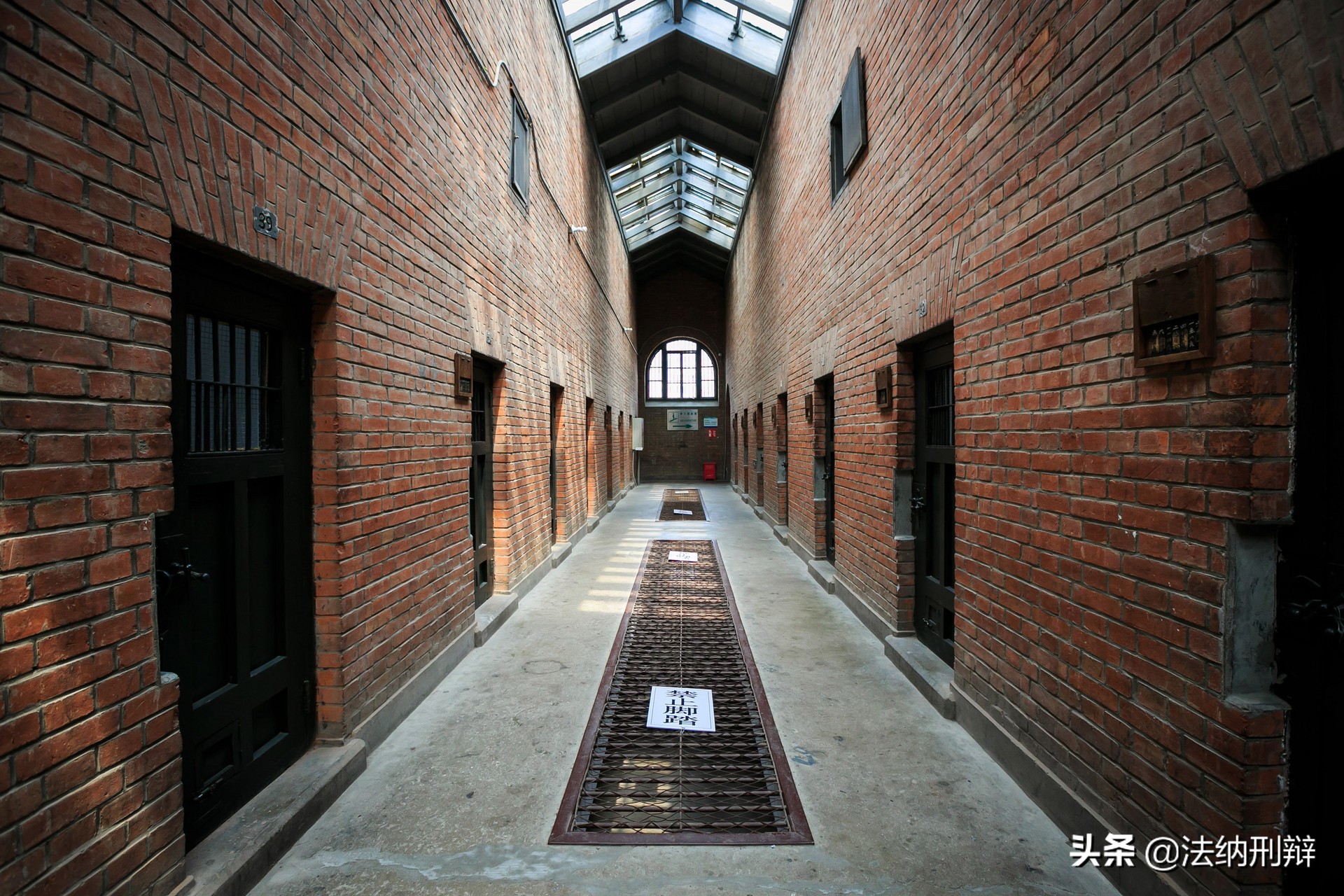 贩卖毒品罪既遂的认定标准,贩卖毒品罪容留他人吸毒判几年