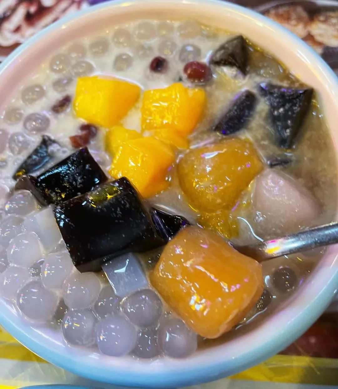 抖音红了的食物,成都自助甜品20元随便吃