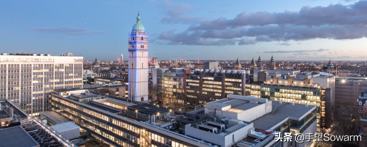 他是皇后乐队吉他手，同时还是英国天体物理学博士