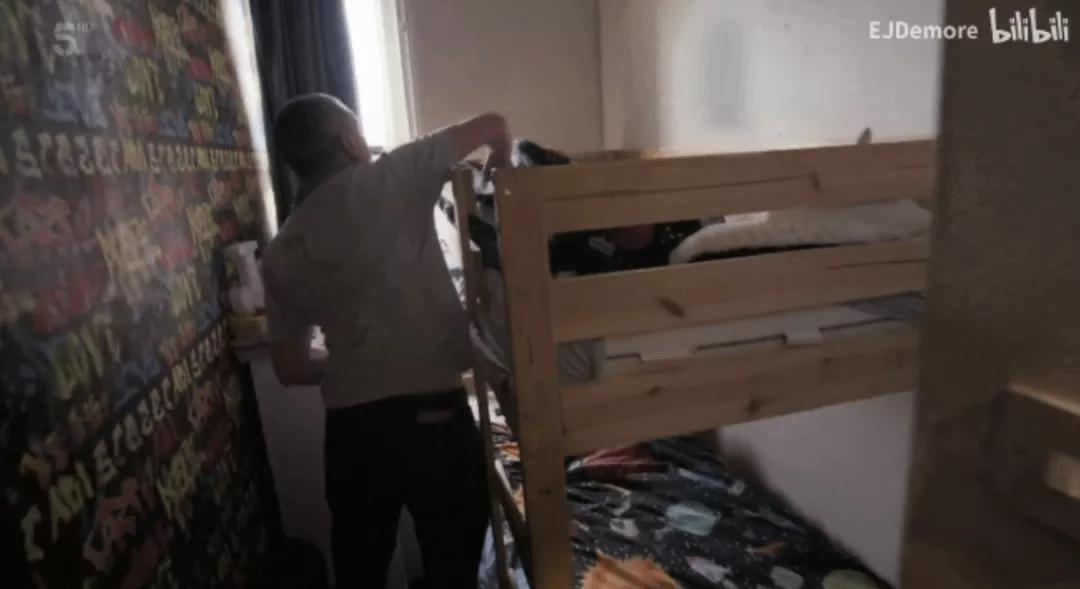 结婚30年生22娃，网友群嘲太窒息了，结果他们的生活却啪啪打脸