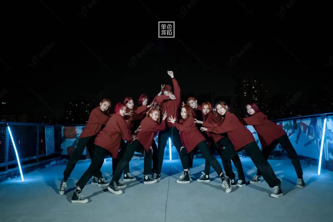 天使与恶魔创作,天使与恶魔的创作视频