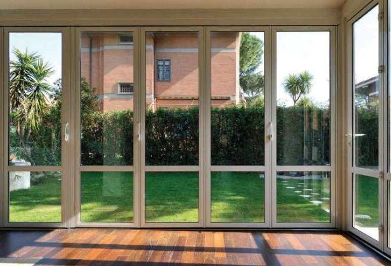 门窗选平开窗好还是推拉窗好,门窗选品牌还是选铝材品牌