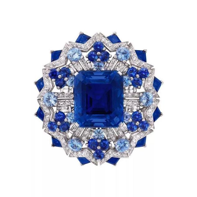 最值得一看的57枚大牌经典款戒指 (复古韵味十足的戒指也很值得入手)