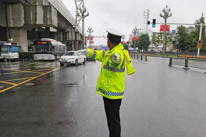 成都公安圆满完成国庆安保工作全市社会治安大局平稳有序