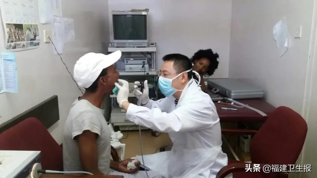 心疼!艾滋病患者一个咳嗽,血液四溅,福建医生当场情绪崩溃