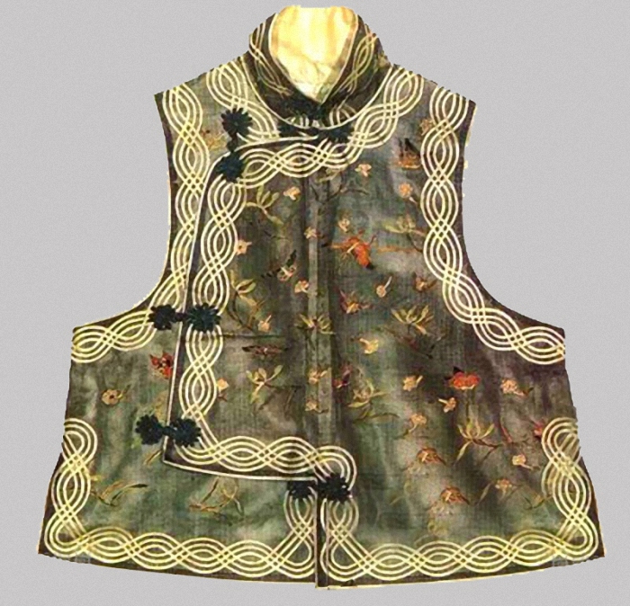 深秋穿羽绒马甲,初春马甲怎么搭配好看