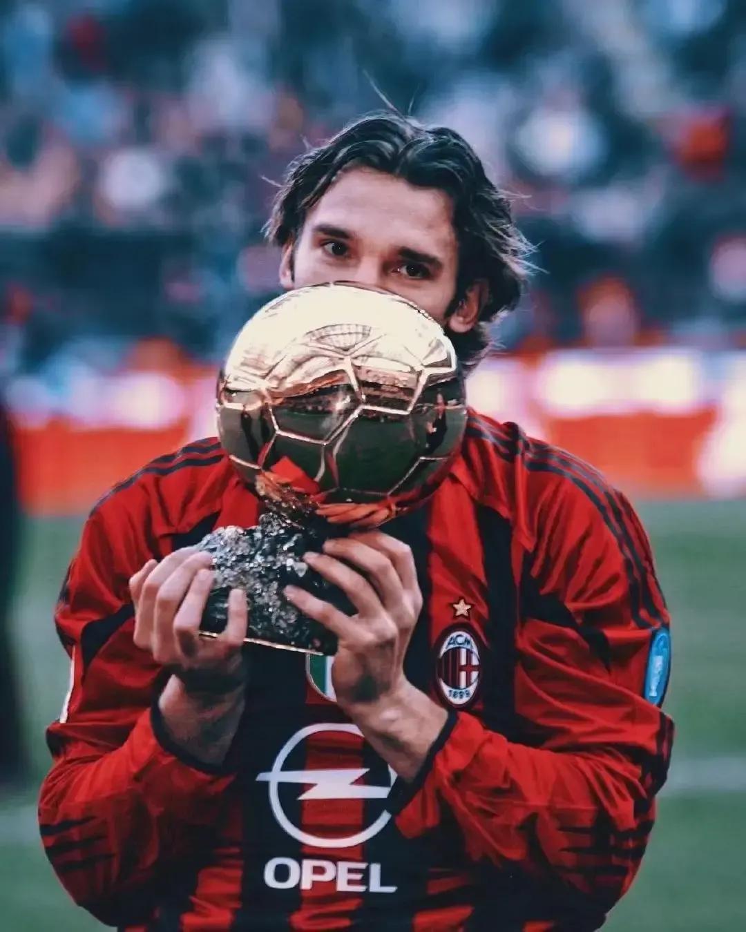 ac米兰最佳阵容维埃拉,ac米兰足球俱乐部阵容