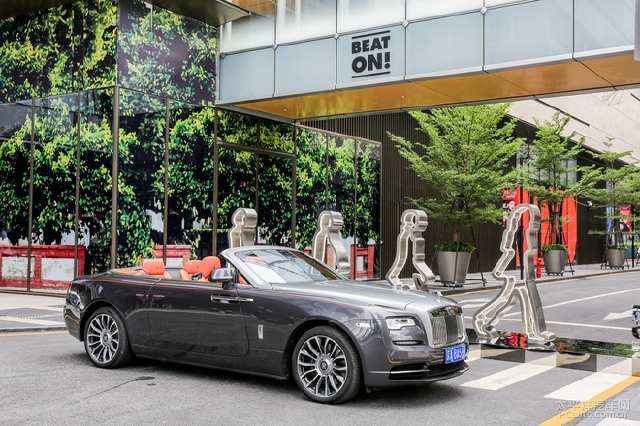 试驾劳斯莱斯曜影2020款,试驾劳斯莱斯幻影2022新款