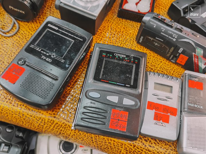 我在旧货市场淘了一天「电子垃圾」，这里是熟男的精神博物馆