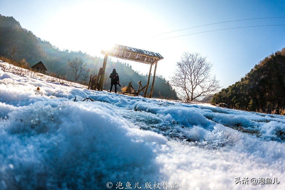 陕西秦岭发现的石头,捡石头下雪了后续