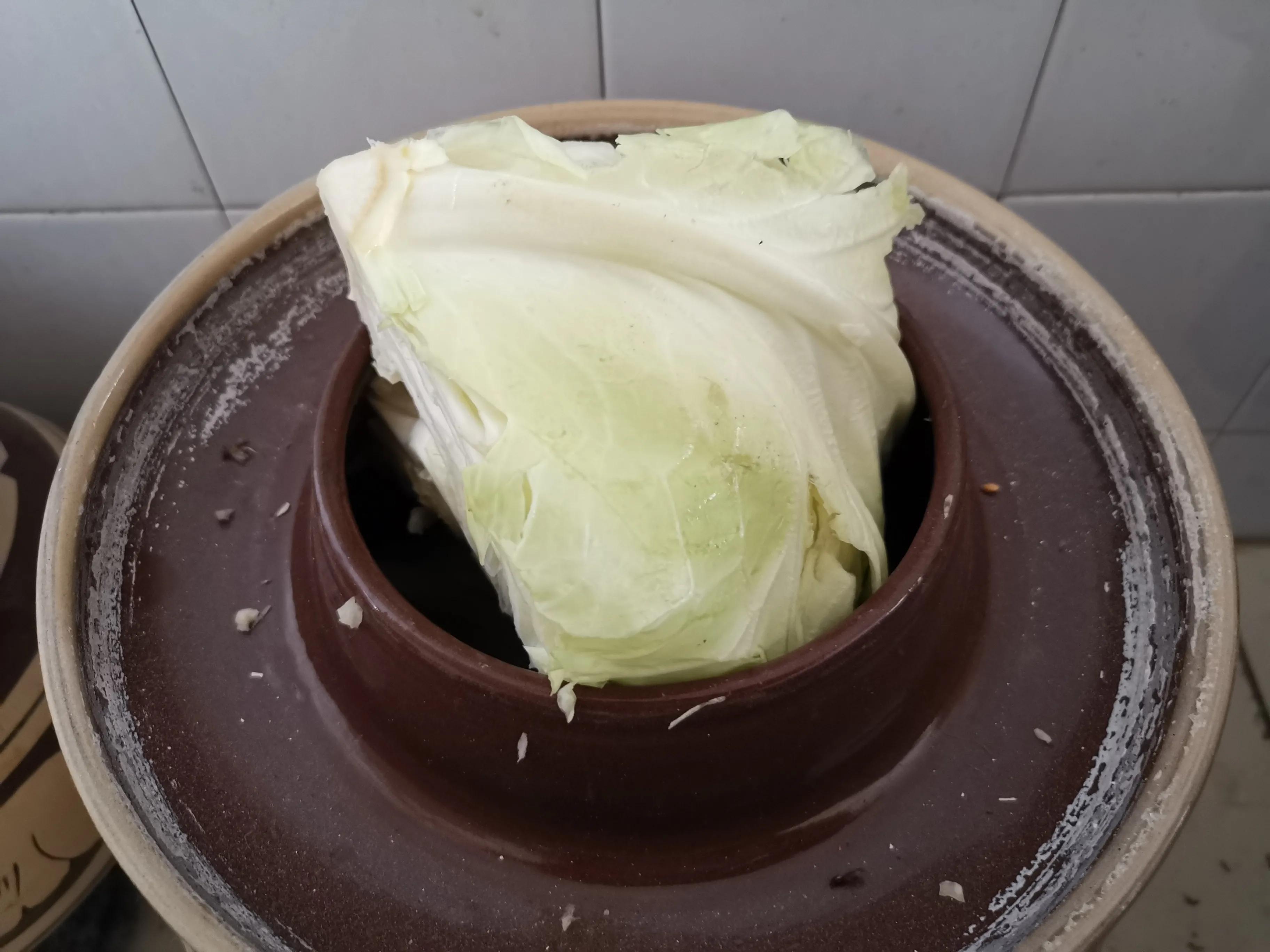 我用芥菜腌的酸菜软了咋回事,泡菜坛做酸菜水变少