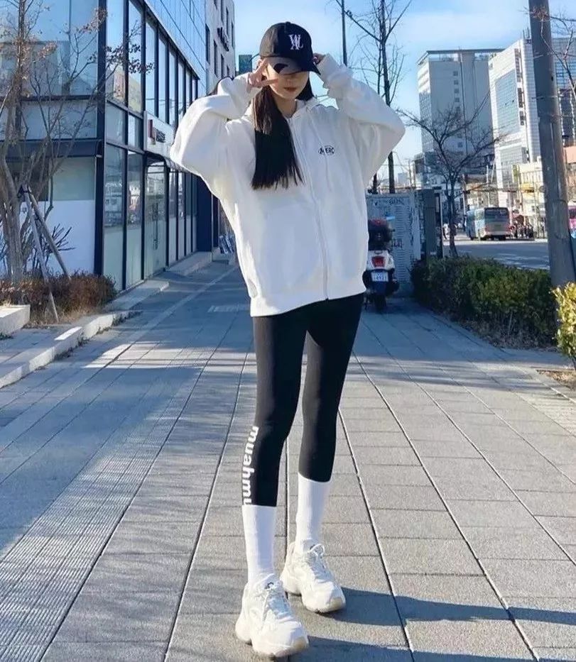 卫衣千万别瞎穿！这50件时髦又显瘦