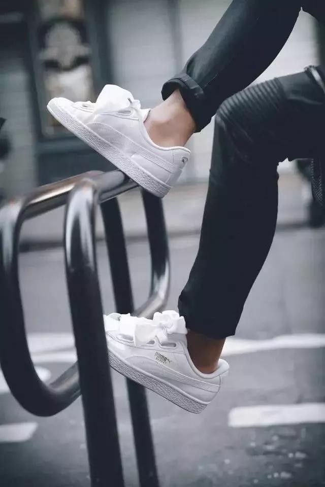 买一双平底的小白鞋,想买便宜的小白鞋怎么搜