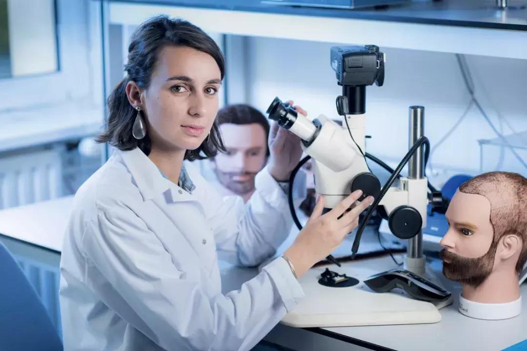 128岁的飞利浦，悄悄成了家医疗健康公司