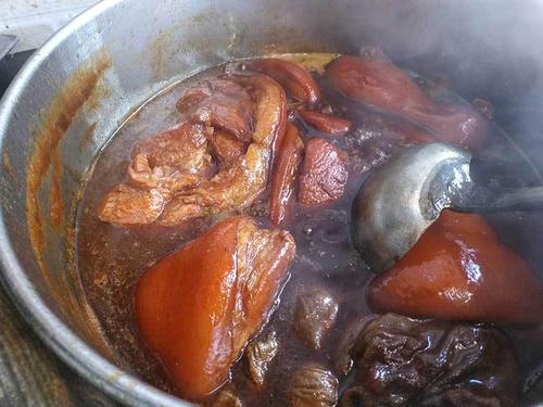 酱肘子的做法分享,正宗做酱肘子的方法