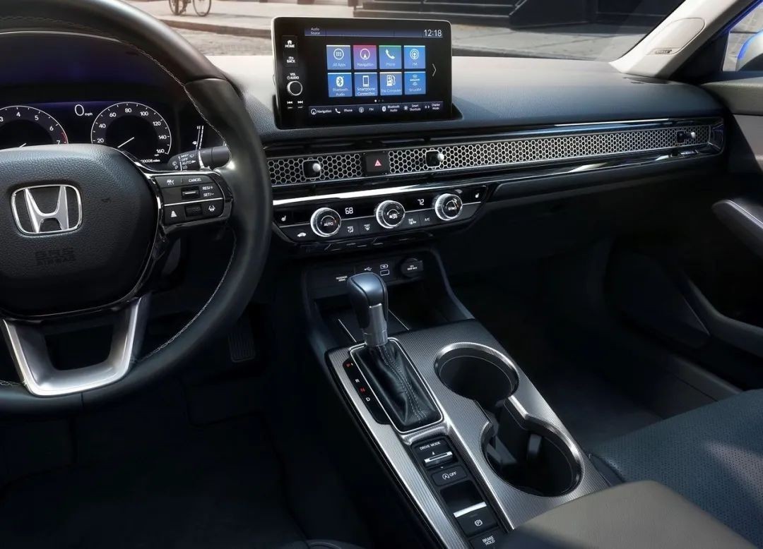 雅阁缩小版上市,十一代雅阁和十一代思域对比