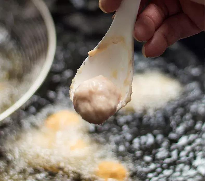 鱼丸里没鱼？虾丸里没虾？蟹丸里没蟹？