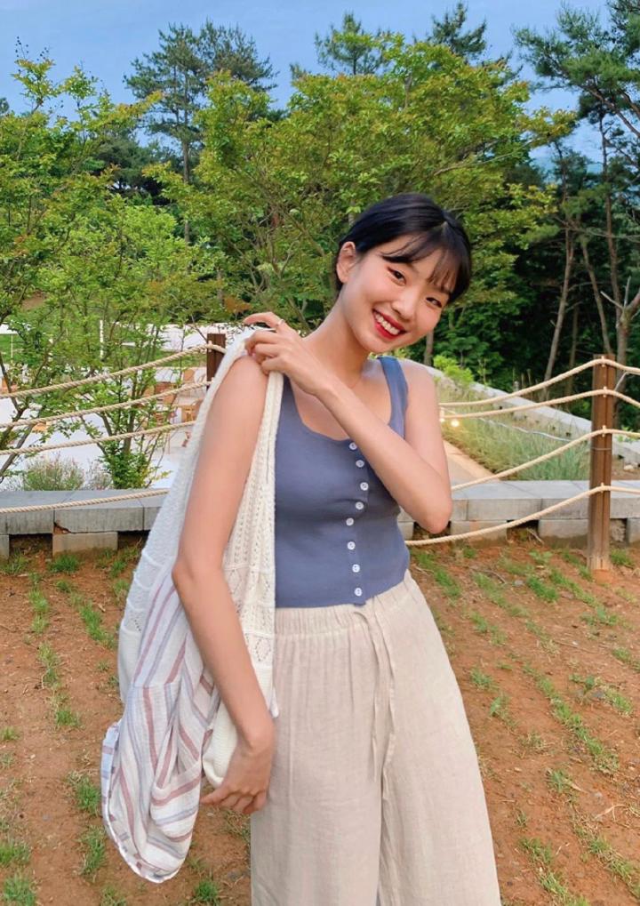 怎么穿才能时髦又好看,别盲目跟着潮流走