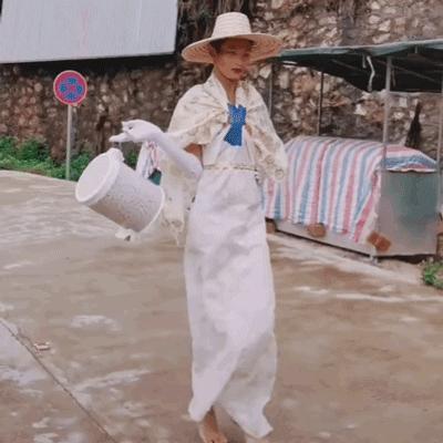 被国人嘲讽，却在国外封神！农村小伙成国际超模，打脸所有嘲笑者