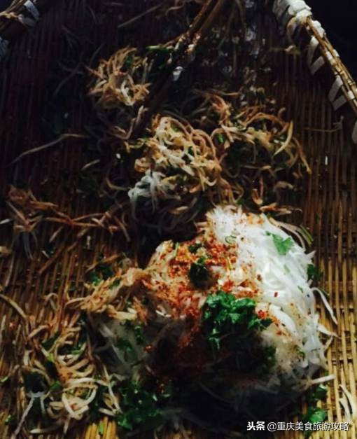 重庆特色美食锅仔糕,重庆街边小吃豌豆糕