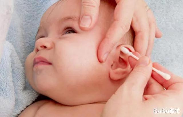 为什么有些新生儿耳朵大有些小,为什么新生儿耳朵旁边有小肉疙瘩