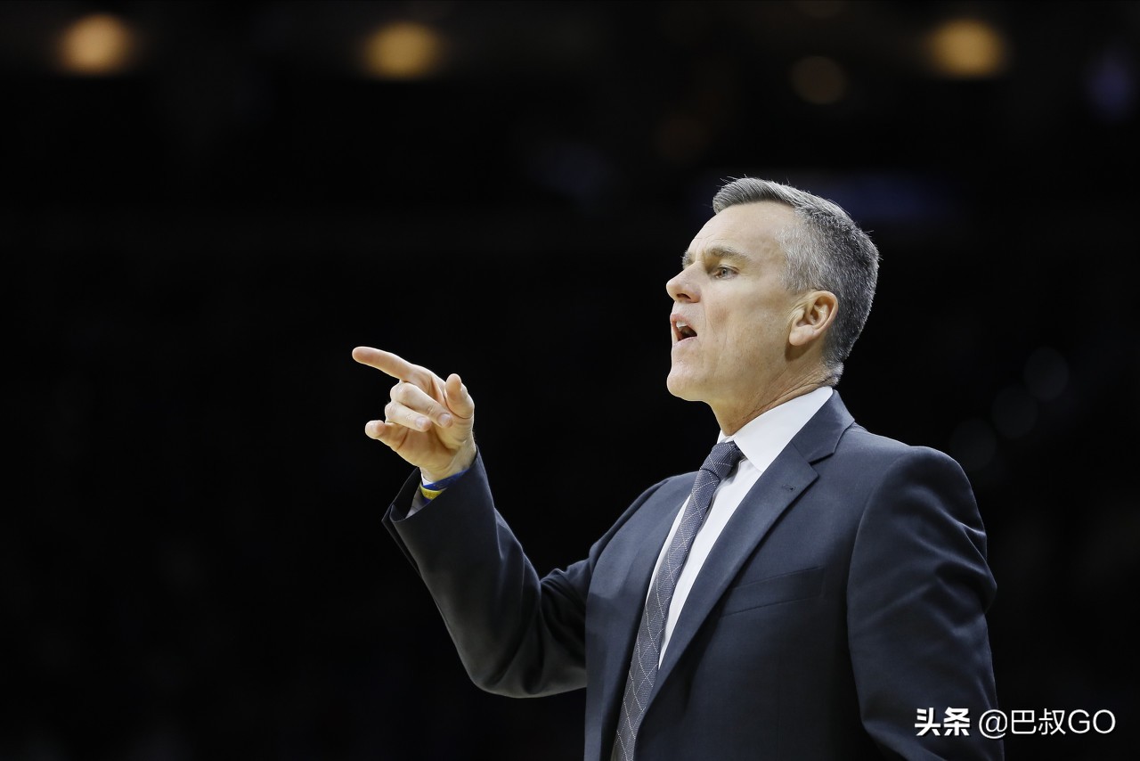 贝弗利指导戈贝尔防守哈登,多诺万赛后的视频