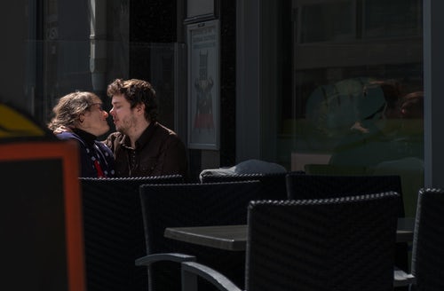 跟老公吵架老公从不哄你什么原因,吵完架老公嘴上不道歉行动道歉