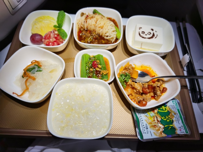 回家过年推荐飞机,过年回家飞机火车哪个最安全