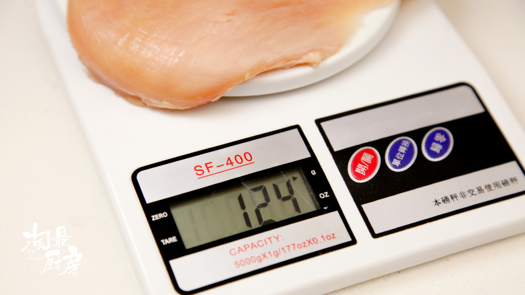 鸡胸肉变柔软多汁？真的不难