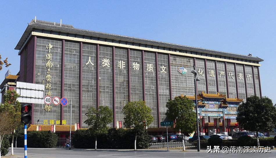 南京云锦，靓丽“江苏智造”，成就曹雪芹《红楼梦》的服饰文化