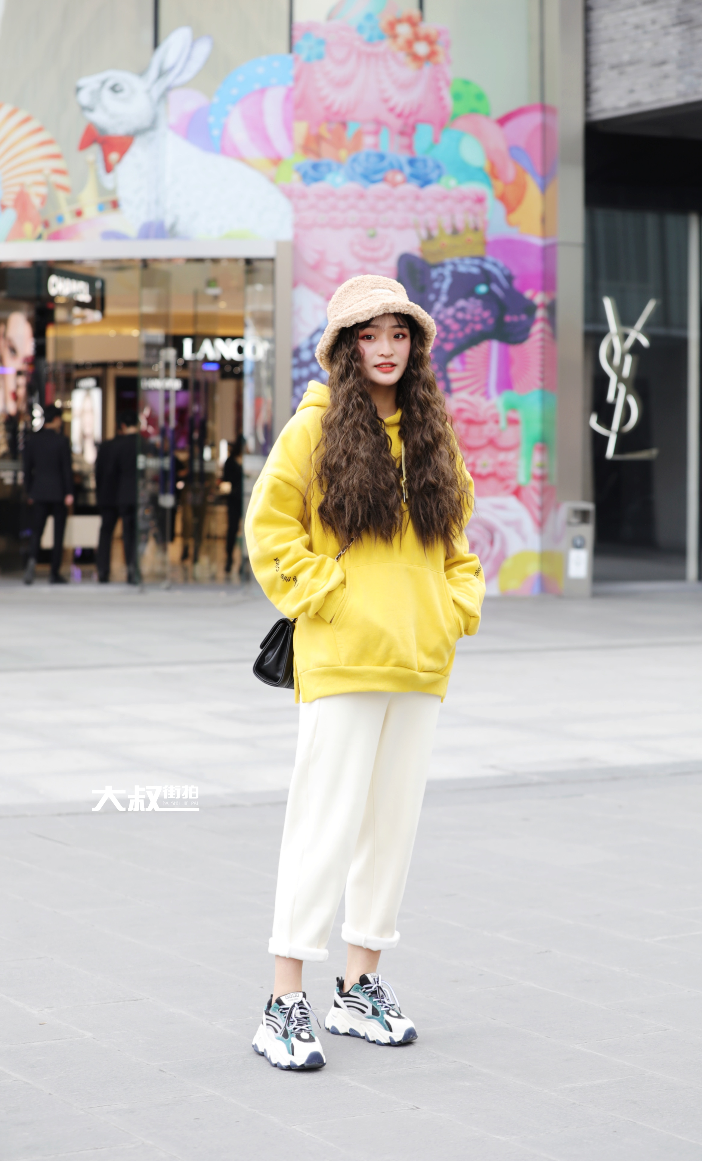 大叔时尚过膝靴,大叔穿黑色高筒雨靴时尚