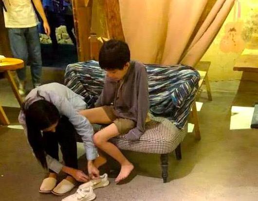 儿童走路外八字怎么解决,小孩走路外八字如何改变