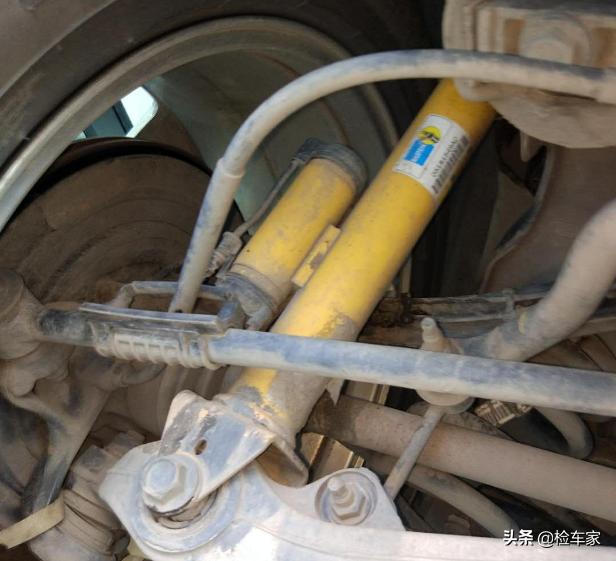 2万公里贬值80多万，45万买辆V8+6.4L的JEEP大切诺基SRT还值吗？