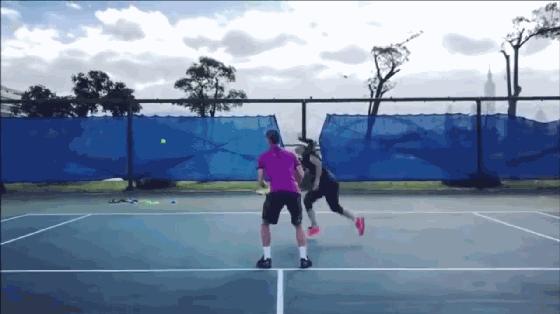 职业球员练习大全，飞身拦截穿越球不在话下