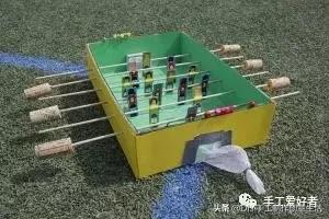 球迷爸爸靠指偶游戏带娃,手工制作的指偶乐趣多