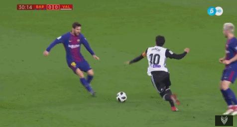 罗纳尔多梅西全方位对比谁厉害,罗纳尔多和梅西过人对比