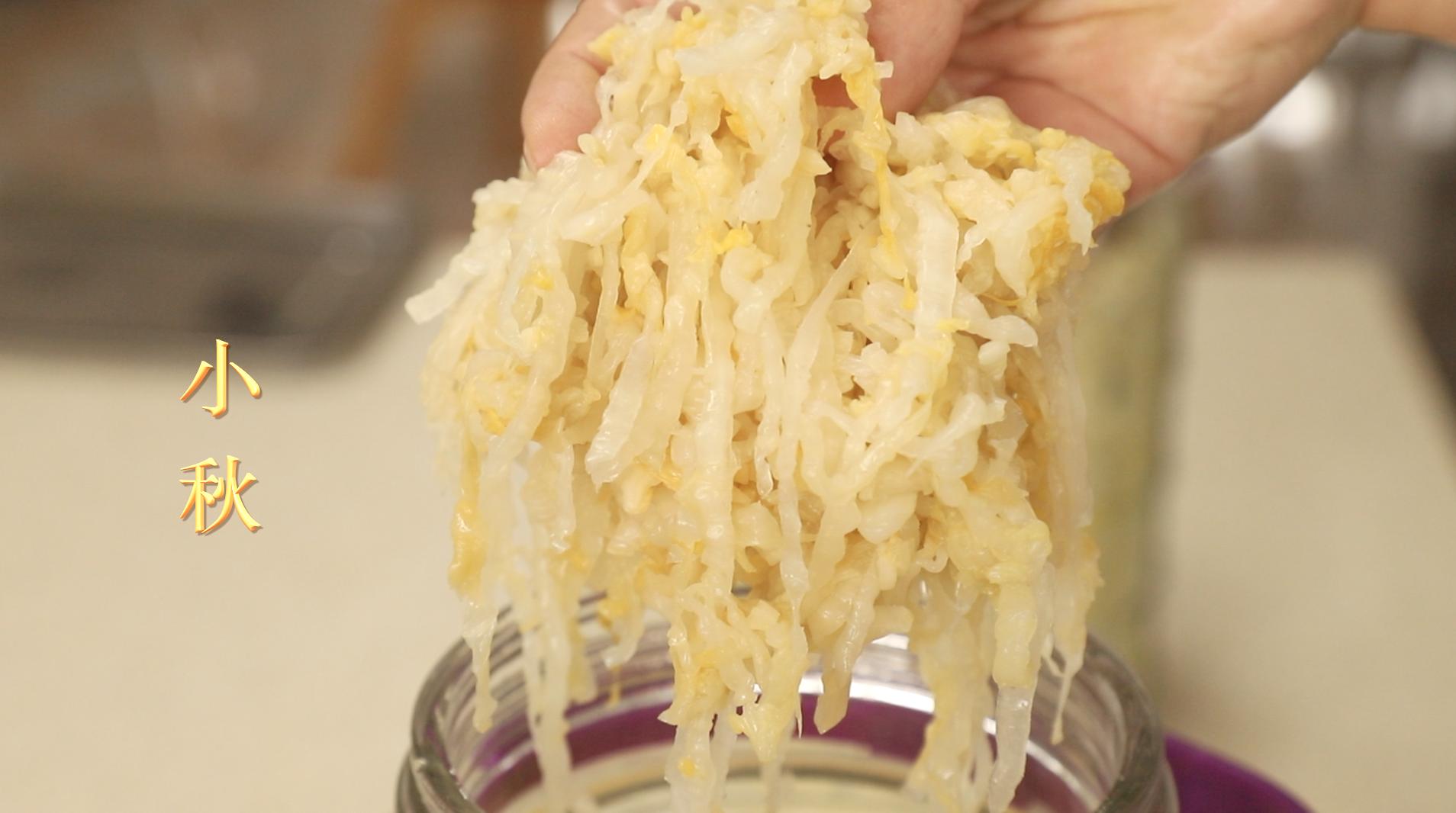 2放2不沾，腌出来的酸菜不烂不长白噗，又酸又脆，吃一冬天没问题