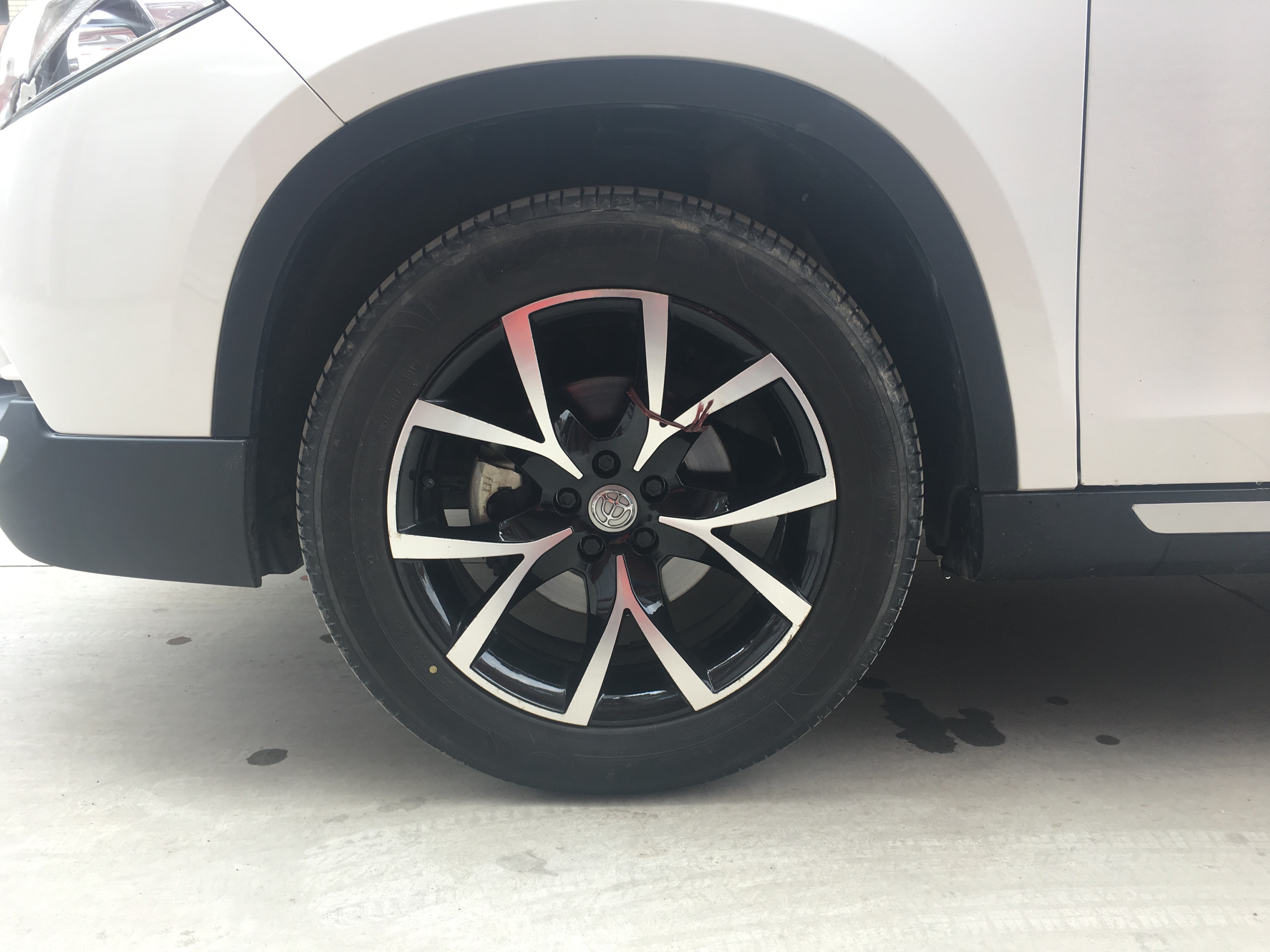 米其林轮胎可以换两个牌子吗,换多少钱的米其林轮胎比较合适