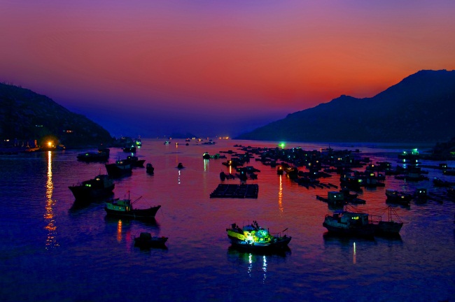 “嗒滴滴，嗒滴……”川岛又响起了军号