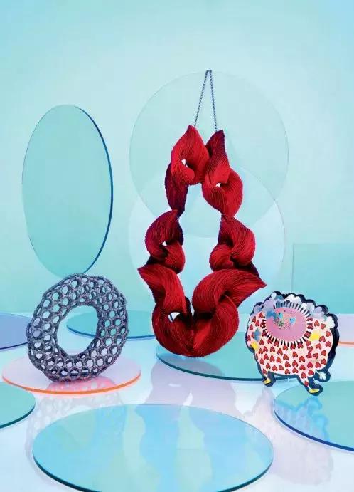 首饰，用小体量评述大世界