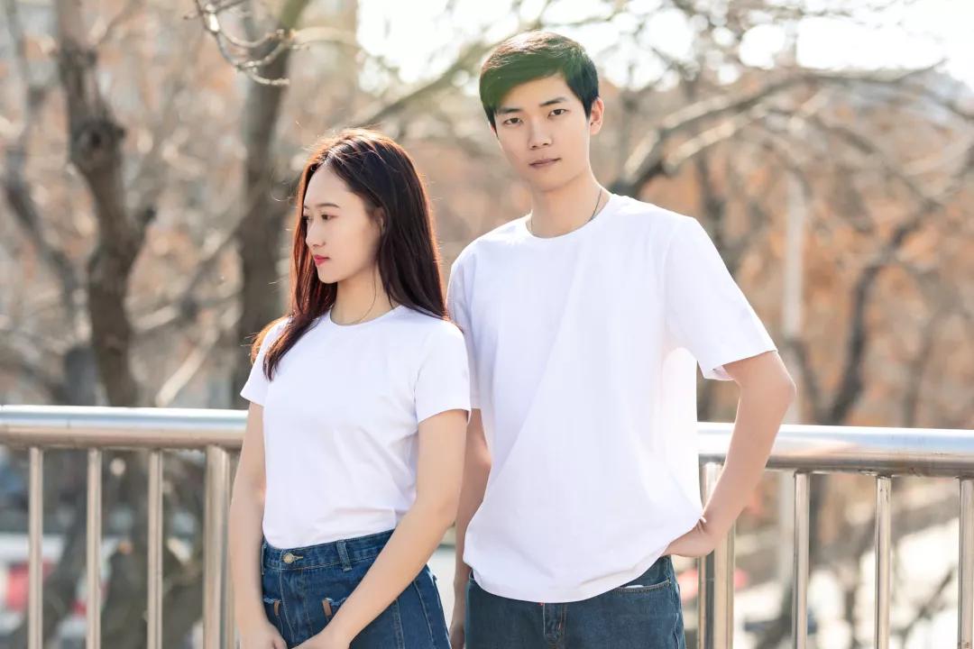 不怕水洗的重磅t恤,白小t防污t恤不怕脏