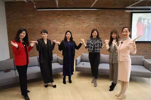 她经纪轻奢产品,她经济银联经济