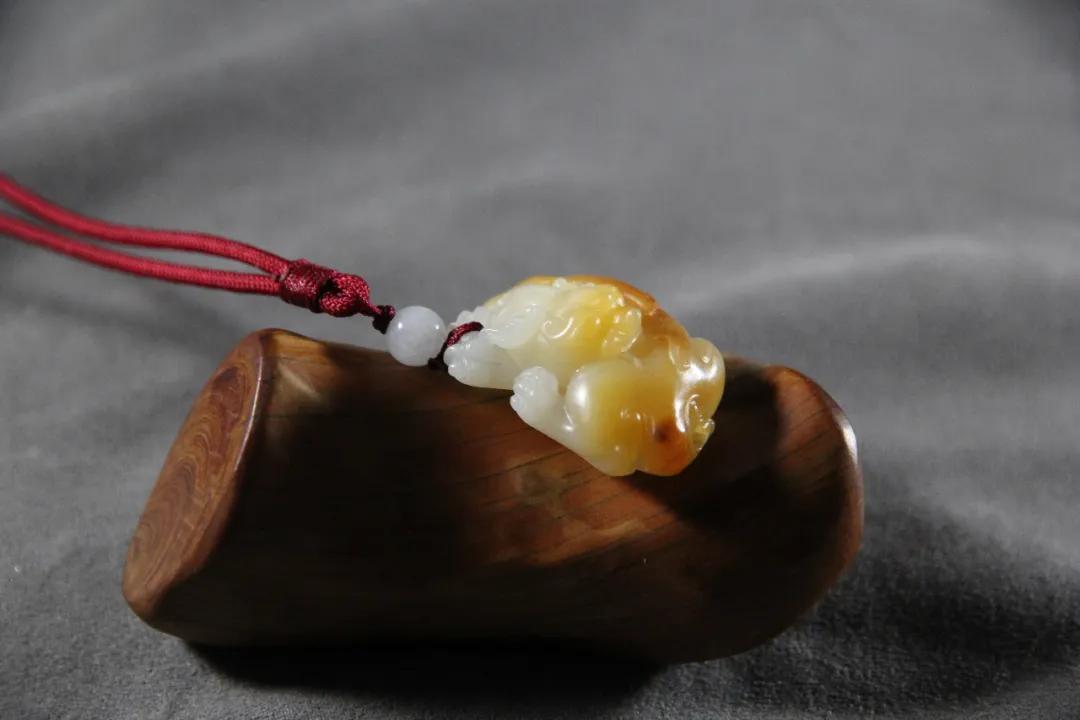 和田玉青水到底是什么,到底什么是和田玉