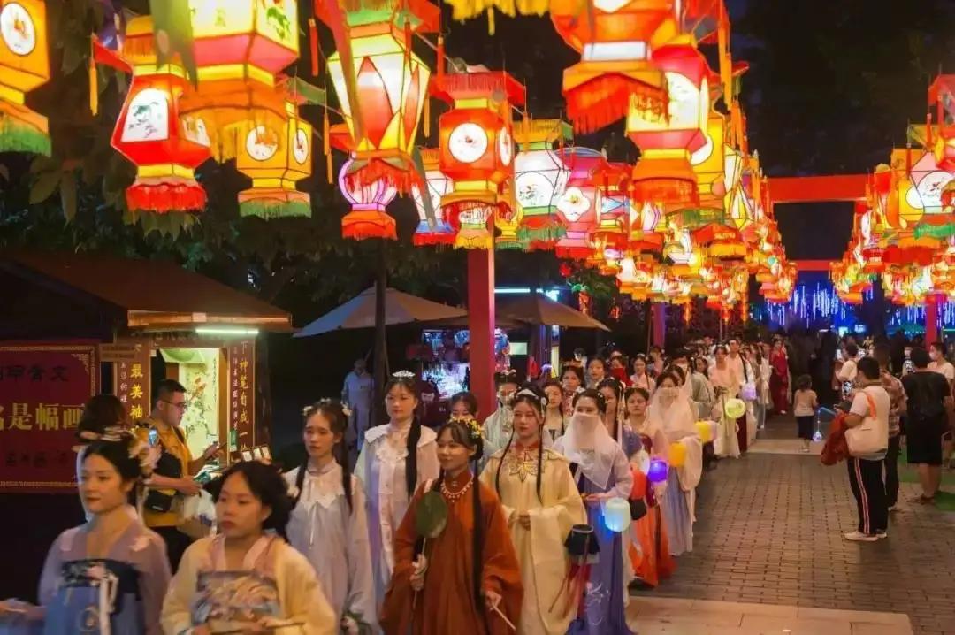 这个特别的假期，“中旅”带你一起打卡我的国